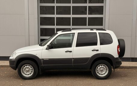 Chevrolet Niva I рестайлинг, 2017 год, 720 000 рублей, 2 фотография