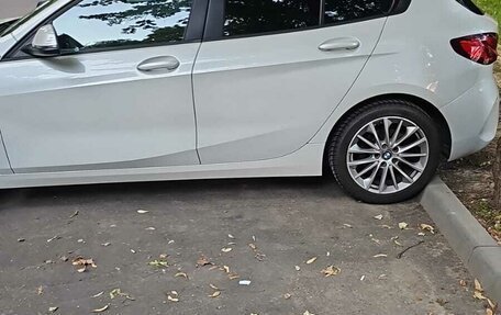 BMW 1 серия, 2020 год, 2 200 000 рублей, 3 фотография