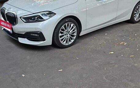 BMW 1 серия, 2020 год, 2 200 000 рублей, 4 фотография