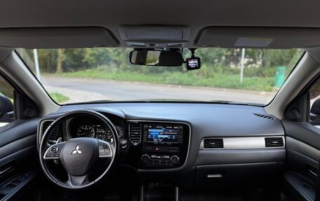 Mitsubishi Outlander III рестайлинг 3, 2013 год, 1 575 000 рублей, 10 фотография