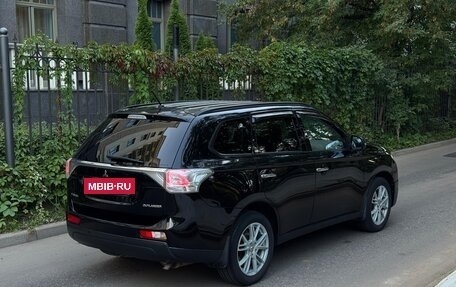 Mitsubishi Outlander III рестайлинг 3, 2013 год, 1 575 000 рублей, 8 фотография