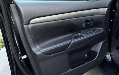 Mitsubishi Outlander III рестайлинг 3, 2013 год, 1 575 000 рублей, 15 фотография