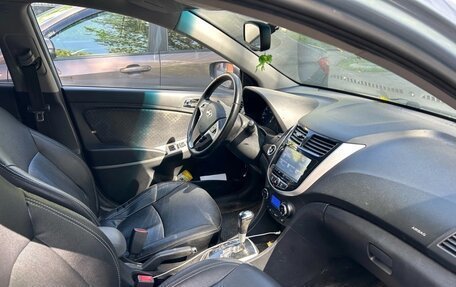 Hyundai Solaris II рестайлинг, 2012 год, 800 000 рублей, 9 фотография