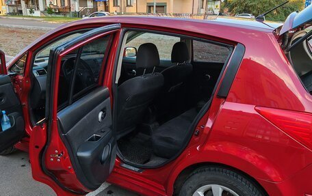 Nissan Tiida, 2010 год, 950 000 рублей, 9 фотография