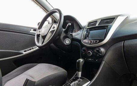 Hyundai Solaris II рестайлинг, 2012 год, 768 000 рублей, 29 фотография