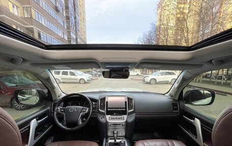 Toyota Land Cruiser 200, 2016 год, 6 350 000 рублей, 3 фотография