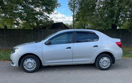 Renault Logan II, 2015 год, 850 000 рублей, 2 фотография
