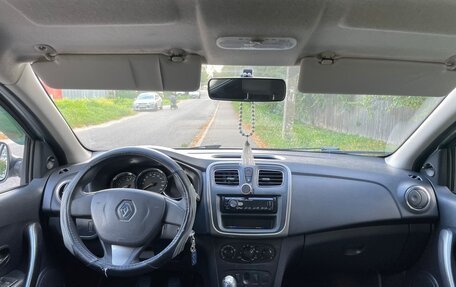 Renault Logan II, 2015 год, 850 000 рублей, 6 фотография