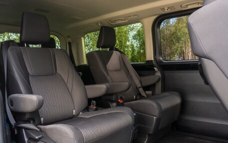 Toyota HiAce H300, 2021 год, 2 800 000 рублей, 4 фотография