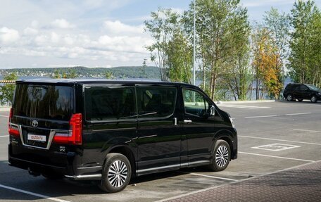 Toyota HiAce H300, 2021 год, 2 800 000 рублей, 10 фотография