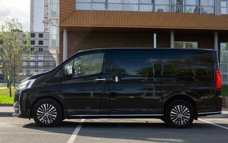 Toyota HiAce H300, 2021 год, 2 800 000 рублей, 11 фотография