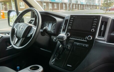 Toyota HiAce H300, 2021 год, 2 800 000 рублей, 6 фотография