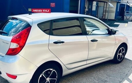 Hyundai Solaris II рестайлинг, 2011 год, 590 000 рублей, 2 фотография