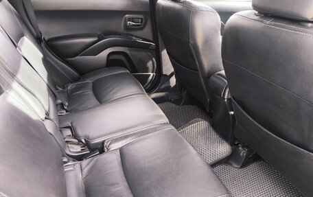 Mitsubishi Outlander III рестайлинг 3, 2007 год, 970 000 рублей, 9 фотография