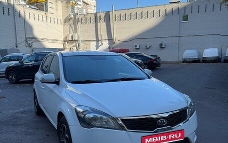KIA cee'd I рестайлинг, 2011 год, 985 000 рублей, 1 фотография