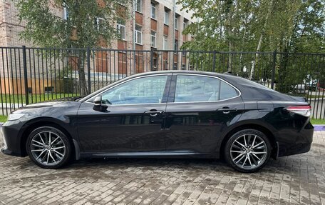Toyota Camry, 2022 год, 3 950 000 рублей, 4 фотография