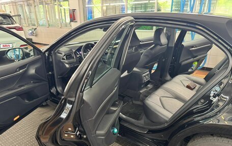 Toyota Camry, 2022 год, 3 950 000 рублей, 8 фотография