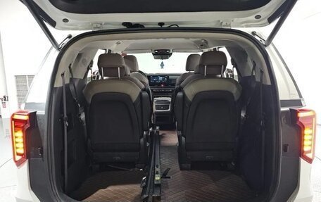 KIA Carnival, 2025 год, 4 550 000 рублей, 19 фотография