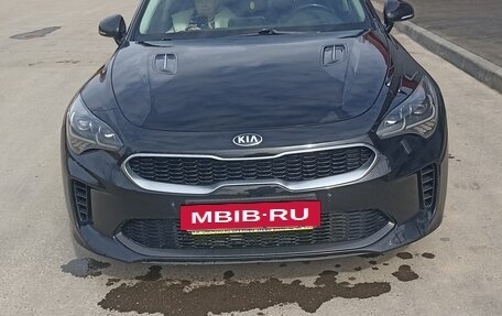 KIA Stinger I, 2018 год, 2 250 000 рублей, 2 фотография