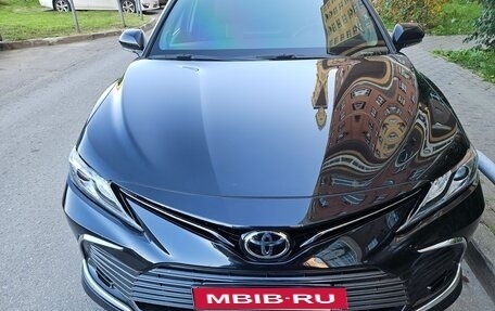 Toyota Camry, 2023 год, 3 550 000 рублей, 8 фотография