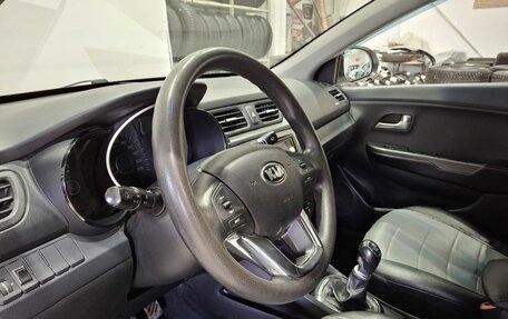 KIA Rio III рестайлинг, 2013 год, 590 000 рублей, 24 фотография