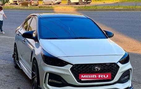 Hyundai Solaris II рестайлинг, 2018 год, 1 500 000 рублей, 4 фотография