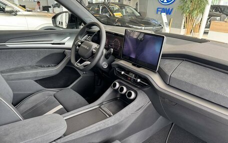 Skoda Kodiaq, 2025 год, 5 700 000 рублей, 15 фотография