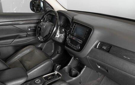 Mitsubishi Outlander III рестайлинг 3, 2016 год, 2 118 900 рублей, 4 фотография