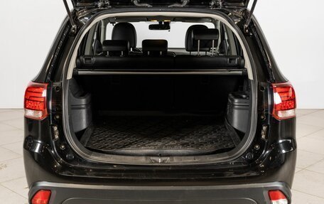 Mitsubishi Outlander III рестайлинг 3, 2016 год, 2 118 900 рублей, 16 фотография