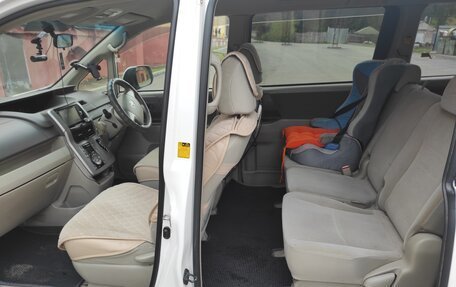 Toyota Noah III, 2008 год, 1 490 000 рублей, 12 фотография