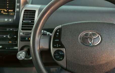 Toyota Prius, 2006 год, 700 000 рублей, 12 фотография