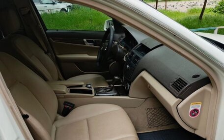 Mercedes-Benz C-Класс, 2010 год, 750 000 рублей, 6 фотография