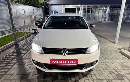 Volkswagen Jetta VI, 2014 год, 1 400 000 рублей, 2 фотография