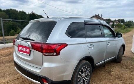 Mitsubishi Outlander III рестайлинг 3, 2016 год, 1 750 000 рублей, 2 фотография