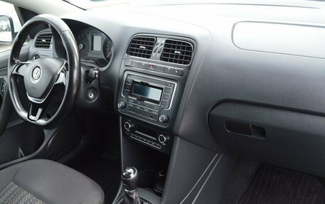 Volkswagen Polo VI (EU Market), 2017 год, 939 000 рублей, 17 фотография