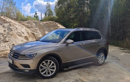 Volkswagen Tiguan II, 2018 год, 2 098 000 рублей, 3 фотография
