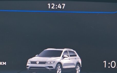 Volkswagen Tiguan II, 2018 год, 2 098 000 рублей, 8 фотография