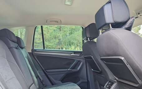 Volkswagen Tiguan II, 2018 год, 2 098 000 рублей, 14 фотография