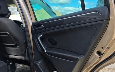 Volkswagen Tiguan II, 2018 год, 2 098 000 рублей, 15 фотография
