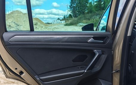 Volkswagen Tiguan II, 2018 год, 2 098 000 рублей, 19 фотография