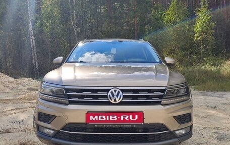 Volkswagen Tiguan II, 2018 год, 2 098 000 рублей, 5 фотография