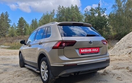 Volkswagen Tiguan II, 2018 год, 2 098 000 рублей, 10 фотография
