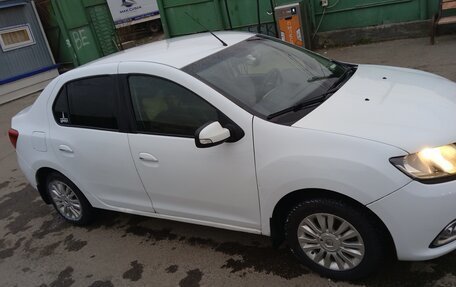 Renault Logan II, 2015 год, 520 000 рублей, 2 фотография