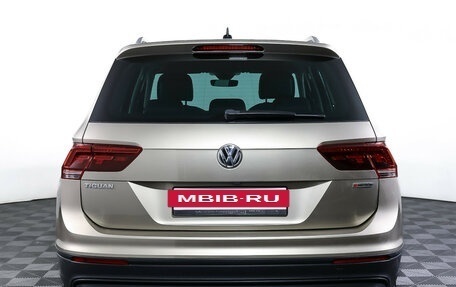 Volkswagen Tiguan II, 2019 год, 2 770 000 рублей, 6 фотография