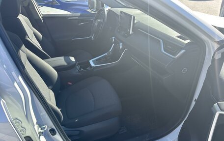 Toyota RAV4, 2020 год, 3 265 000 рублей, 6 фотография