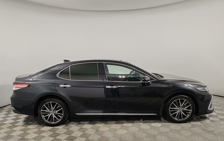 Toyota Camry, 2023 год, 3 945 000 рублей, 4 фотография