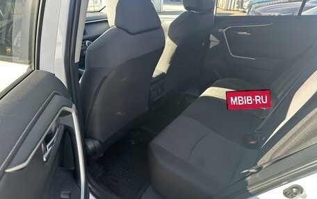 Toyota RAV4, 2020 год, 3 265 000 рублей, 7 фотография