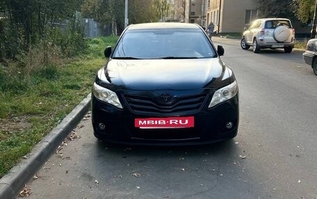 Toyota Camry, 2010 год, 1 000 000 рублей, 2 фотография