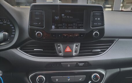Hyundai i30 III, 2018 год, 1 250 000 рублей, 14 фотография