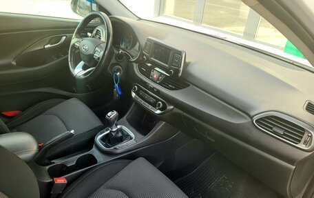 Hyundai i30 III, 2018 год, 1 250 000 рублей, 24 фотография